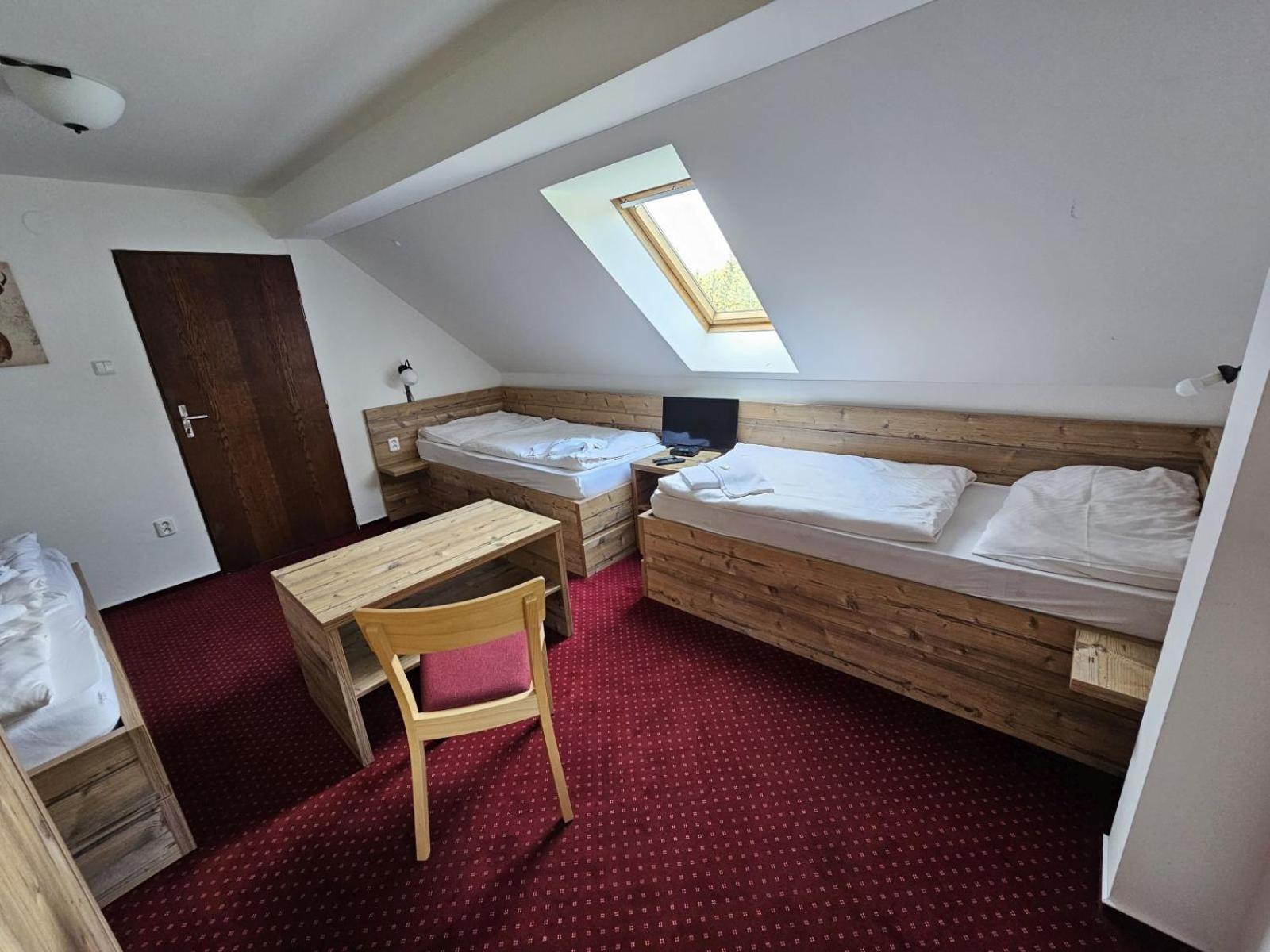 Hotel Konsel Říčky Bagian luar foto