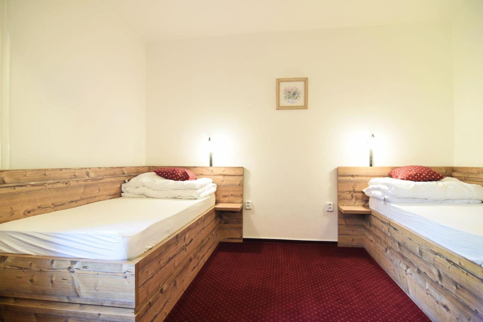 Hotel Konsel Říčky Bagian luar foto