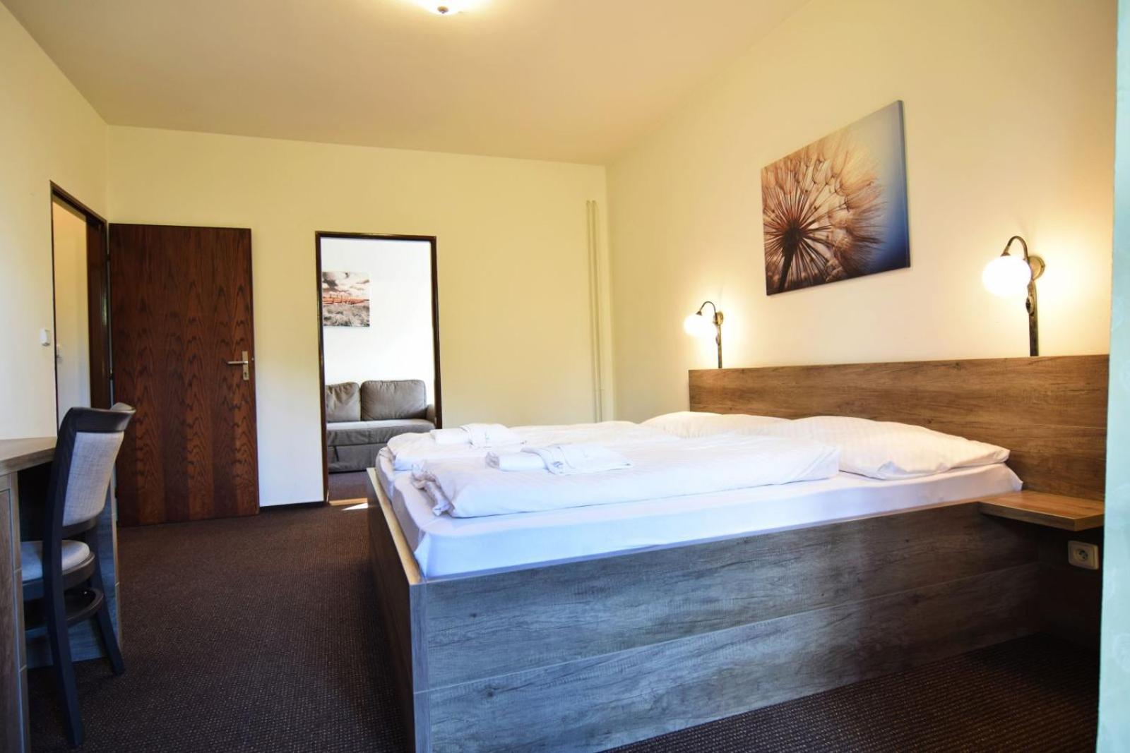 Hotel Konsel Říčky Bagian luar foto
