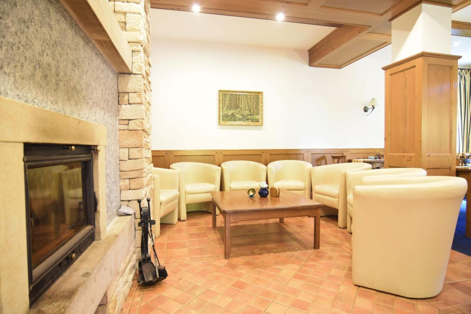Hotel Konsel Říčky Bagian luar foto