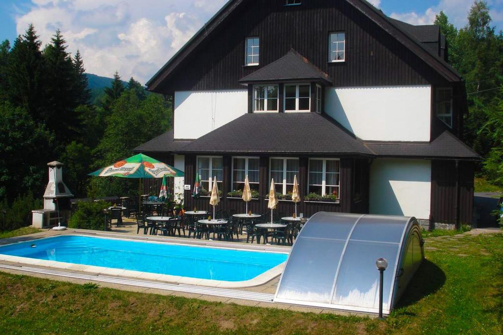 Hotel Konsel Říčky Bagian luar foto
