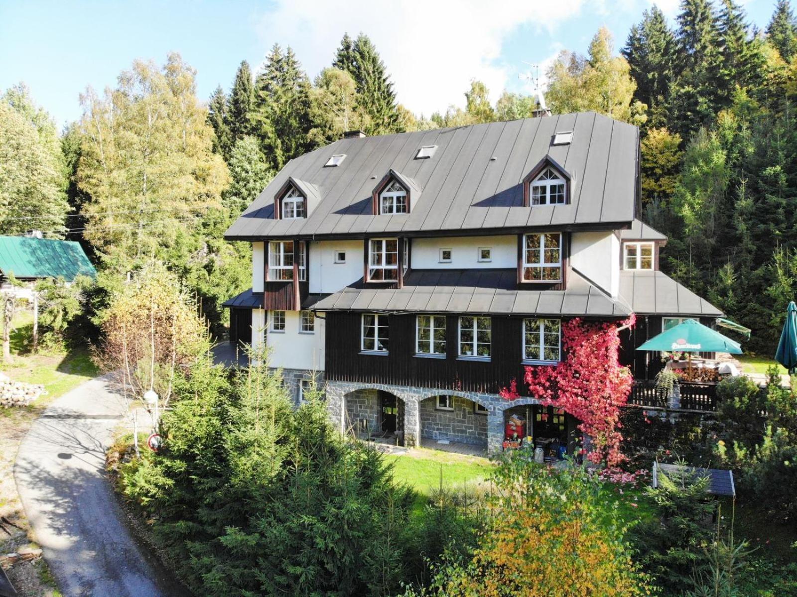 Hotel Konsel Říčky Bagian luar foto