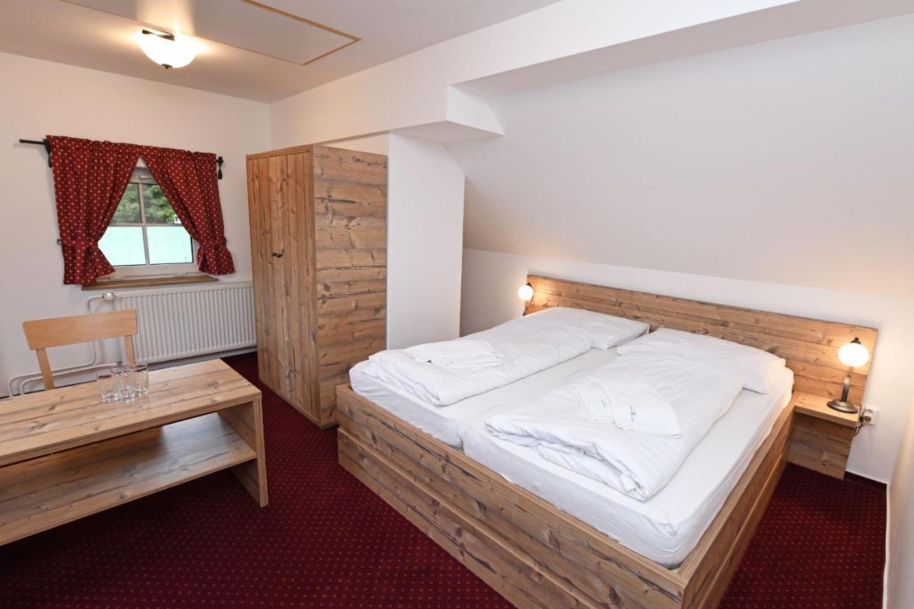 Hotel Konsel Říčky Bagian luar foto