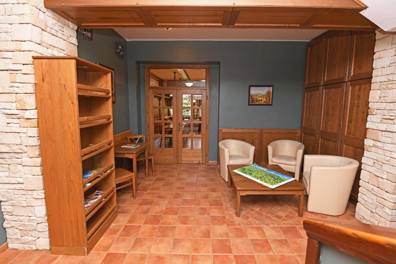 Hotel Konsel Říčky Bagian luar foto